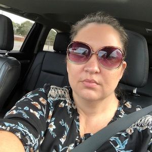 Meet your Posher, Cassandra